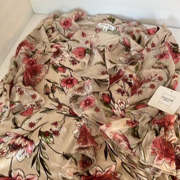 NWOT Perception Concept Beige Floral With Ruffled Front and Neckline - Picture 8 of 8